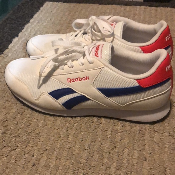 Women’s Reebok Classic Lace-Up Sneakers-Jogger style
EUC Style Size 7 1/2 No box - Picture 5 of 6